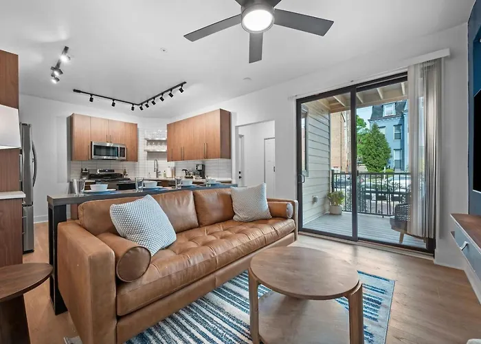 Apartment Pfr - Highland, 3br 2ba Shadyside Condo, Ada, 2 Decks And Off-street Parking Pittsburgh
