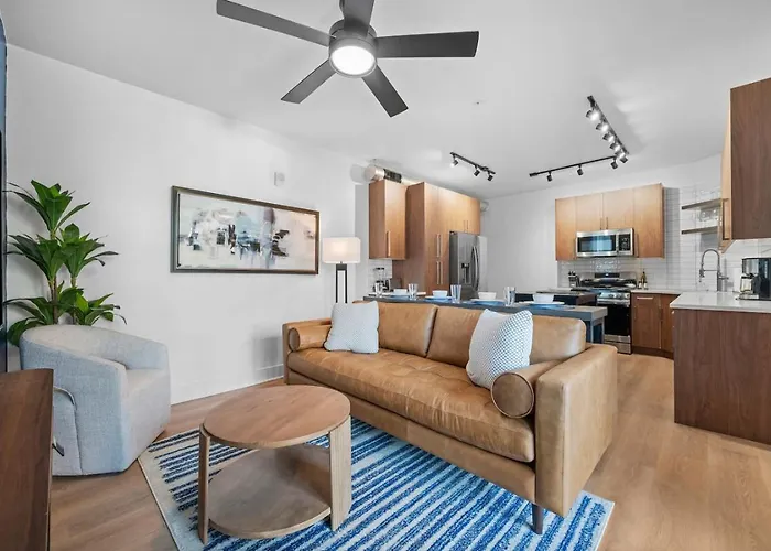 Pfr - Highland, 3br 2ba Shadyside Condo, Ada, 2 Decks And Off-street Parking Apartment Pittsburgh